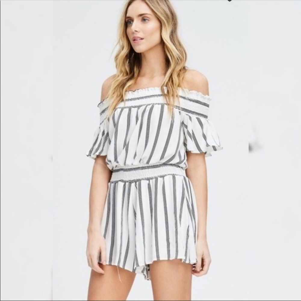 Striped Off the Shoulder Romper-Boutique Item🌟🌟
